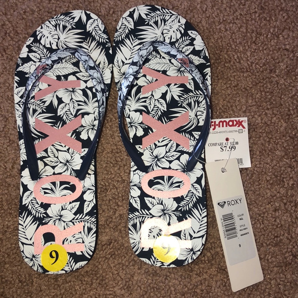 Roxy flip flops